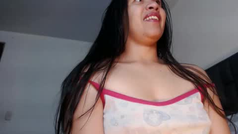 Carolainss online show from 02-18-25, 02:27