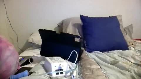 Snapshot of squirtn4mee chatting on 10-06-25, 03:59 Squirtn4mee online show from 10-06-25, 03:59