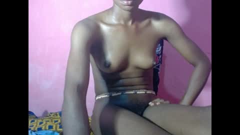Snapshot of squirty_joy chatting on 06-29-26, 09:48 Magdalen online show from 06-29-26, 09:48
