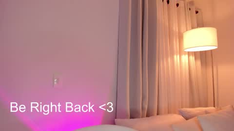 Snapshot of srta__sophie chatting on 02-03-26, 01:37 Sophie 3 online show from 02-03-26, 01:37