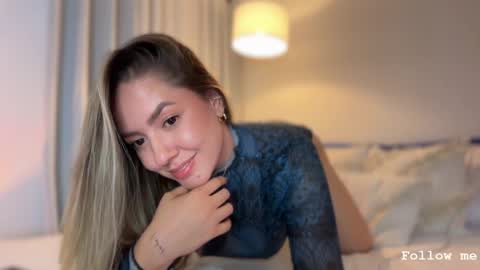 Sophie 3 online show from 05-29-26, 01:36
