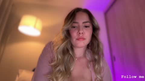 Sophie 3 online show from 06-12-26, 12:42