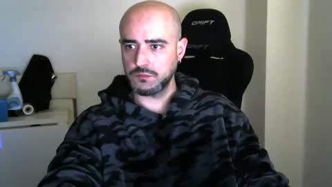 Snapshot of srtramposo chatting on 03-15-26, 02:12 srtramposo online show from 03-15-26, 02:12