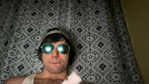 Snapshot of sshhjjnnss chatting on 03-05-25, 04:46 sshhjjnnss online show from 03-05-25, 04:46