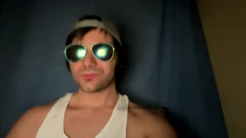 Snapshot of sshhjjnnss chatting on 09-10-25, 04:18 sshhjjnnss online show from 09-10-25, 04:18