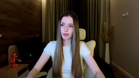 Snapshot of ssurf_time chatting on 07-12-26, 07:05 Chloe online show from 07-12-26, 07:05