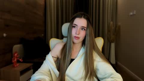 Snapshot of ssurf_time chatting on 07-19-26, 07:28 Chloe online show from 07-19-26, 07:28
