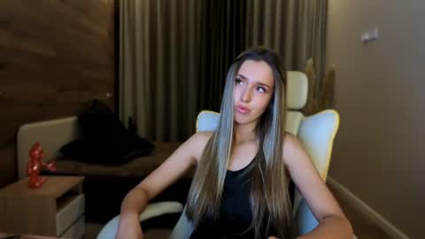 Snapshot of ssurf_time chatting on 07-27-26, 06:37 Chloe online show from 07-27-26, 06:37