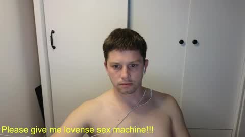 Snapshot of st1vemaster01 chatting on 05-11-26, 03:51 st1vemaster01 online show from 05-11-26, 03:51
