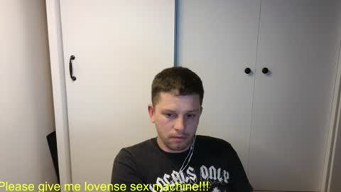 Snapshot of st1vemaster01 chatting on 06-11-26, 02:48 st1vemaster01 online show from 06-11-26, 02:48