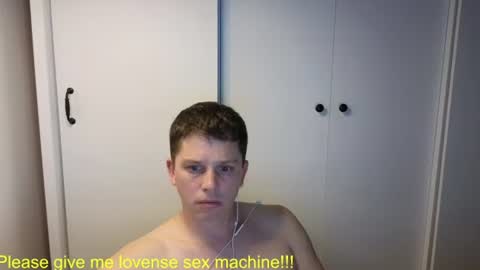 Snapshot of st1vemaster01 chatting on 06-22-26, 01:41 st1vemaster01 online show from 06-22-26, 01:41