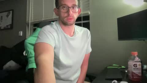 Snapshot of st22fe69 chatting on 12-15-24, 02:41 Jose online show from 12-15-24, 02:41