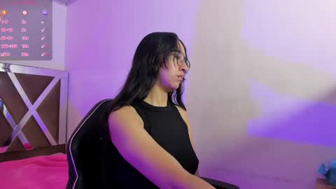 Snapshot of stacey_tay chatting on 05-20-26, 11:49 stacey_tay online show from 05-20-26, 11:49