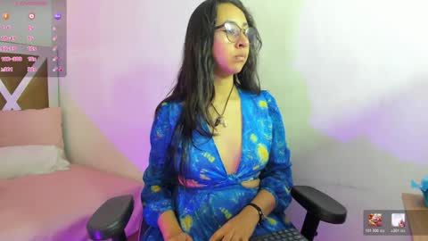 Snapshot of stacey_tay chatting on 05-28-26, 11:40 stacey_tay online show from 05-28-26, 11:40