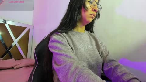 Snapshot of stacey_tay chatting on 06-04-26, 11:38 stacey_tay online show from 06-04-26, 11:38