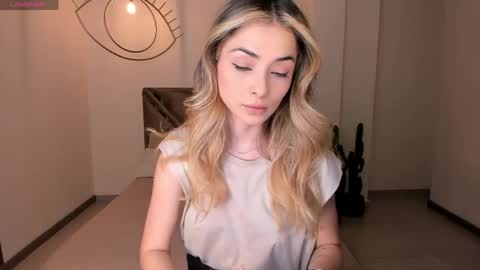 Snapshot of staceywood_ chatting on 05-07-26, 11:37 Stacy Woods online show from 05-07-26, 11:37