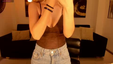 Snapshot of staceywood_ chatting on 05-23-26, 10:52 Stacy Woods online show from 05-23-26, 10:52