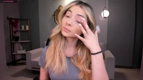 Snapshot of staceywood_ chatting on 06-09-26, 11:33 Stacy Woods online show from 06-09-26, 11:33