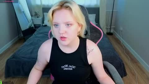 Stacy allenn online show from 05-28-26, 09:17