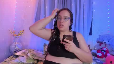 Snapshot of stacy_millerr chatting on 06-05-26, 10:32 Stacy Boobs online show from 06-05-26, 10:32