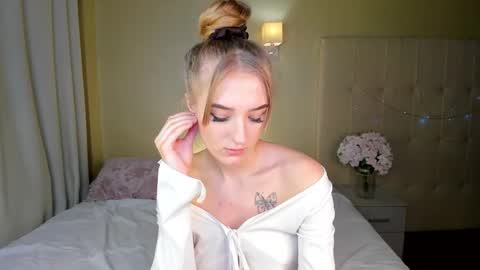 Stacy Mon Tue Wed Thu Fri Sun GMT GMT 3 1000am - 0400pm  online show from 02-22-25, 11:24