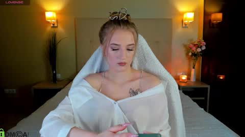 Snapshot of stacy_riiver chatting on 02-18-26, 10:22 Stacy Mon Tue Wed Thu Fri Sun GMT GMT 3 1000am - 0400pm online show from 02-18-26, 10:22