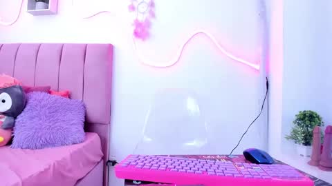Snapshot of stacy_vegas chatting on 09-24-25, 02:42 estecy online show from 09-24-25, 02:42