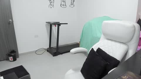 Zulma Yisset online show from 02-12-26, 03:23