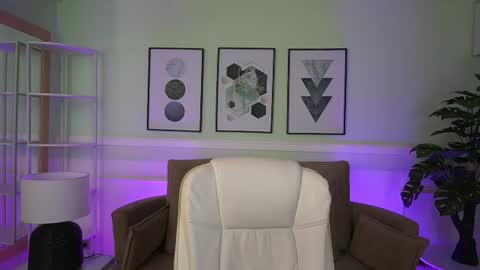 stacycooper_ online show from 07-21-26, 07:05