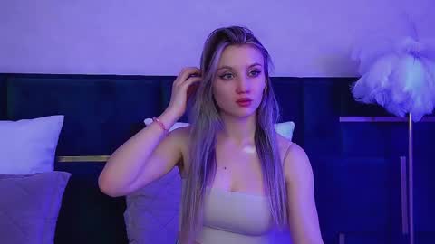 StacyEvances online show from 11-22-25, 06:29