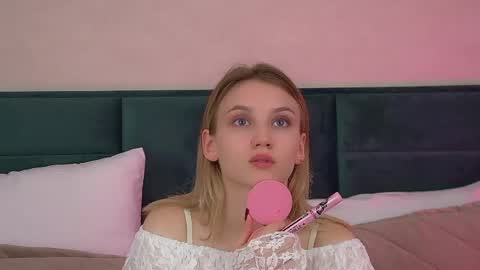 StacyEvances online show from 05-16-26, 06:17