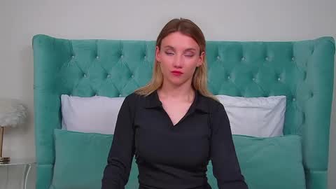 StacyEvances online show from 06-01-26, 04:20