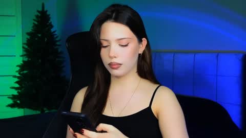 Snapshot of stacygonzales_ chatting on 12-18-24, 09:58 Bye bye dear See you on December 3st  online show from 12-18-24, 09:58