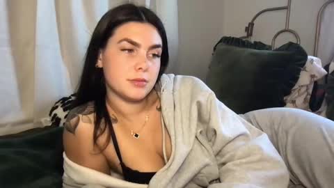 Snapshot of stacywithuu chatting on 09-19-25, 05:24 Stacy online show from 09-19-25, 05:24