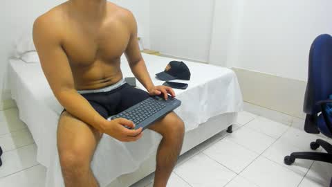 stand_boy01 online show from 11-16-25, 12:38