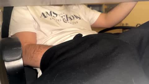 Snapshot of stang_ chatting on 11-26-25, 01:01 stang_ online show from 11-26-25, 01:01