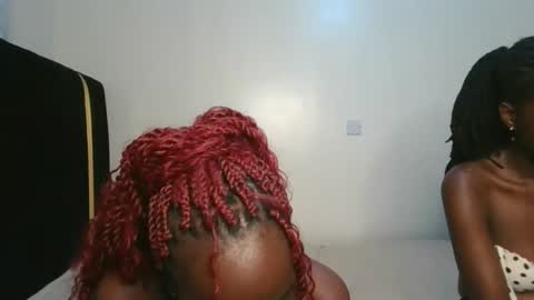 Snapshot of stargirl_lia chatting on 10-31-25, 06:53 lia online show from 10-31-25, 06:53