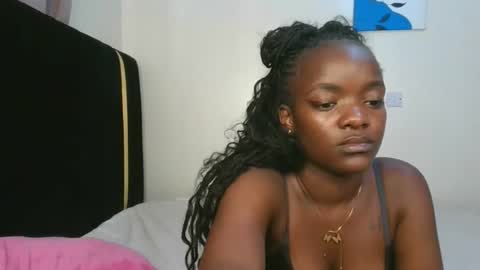 Snapshot of stargirl_lia chatting on 12-17-25, 06:30 lia online show from 12-17-25, 06:30