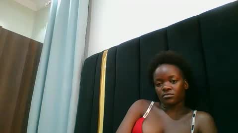 lia online show from 05-18-26, 04:07