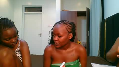 lia online show from 05-18-26, 08:36