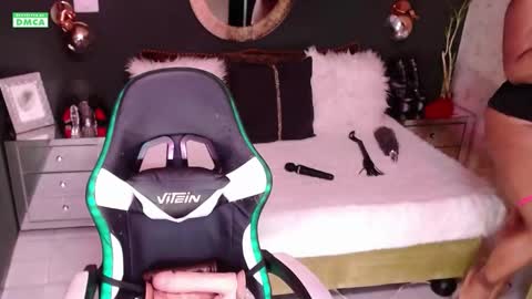 Snapshot of starhappy chatting on 09-14-25, 01:38 Welcome Im VICTORIA  Your love is my passion activate my love and moaning with your tips and enjoy with me online show from 09-14-25, 01:38