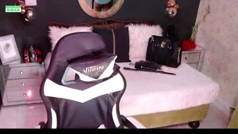 Snapshot of starhappy chatting on 08-01-26, 02:22 Welcome Im VICTORIA Your love is my passion activate my love and moaning with your tips and enjoy with me online show from 08-01-26, 02:22