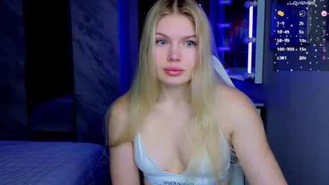 Caroline online show from 04-19-26, 04:45
