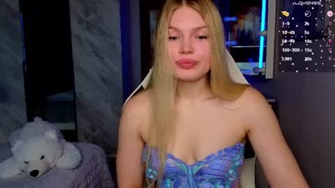 Caroline online show from 06-15-26, 04:04