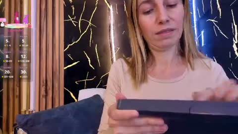 starlight_mature11_aws online show from 07-21-26, 08:55
