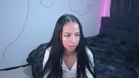 Snapshot of starlitpeachy chatting on 07-25-26, 05:54 vanessa online show from 07-25-26, 05:54