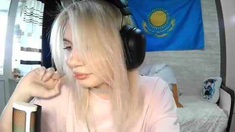 Katie online show from 09-10-25, 09:53