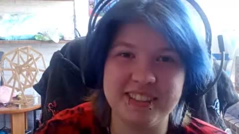 Snapshot of starrhans chatting on 08-08-26, 09:44 Lilly online show from 08-08-26, 09:44