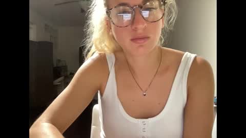 Stassiethatsororitygirl online show from 11-10-25, 09:52