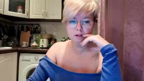 Stasya online show from 10-15-25, 01:17